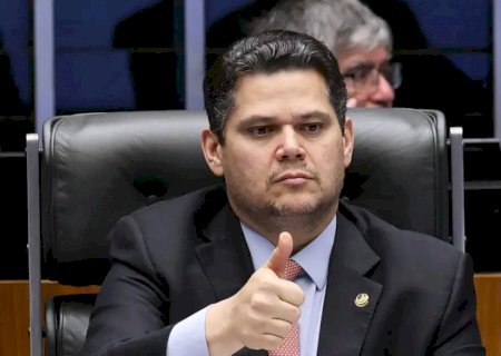Alcolumbre destrava PEC do fim da 6x1 após conversas com Lula