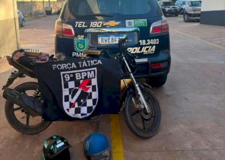 Faccionado é preso com moto roubada após revelar plano para executar comerciante