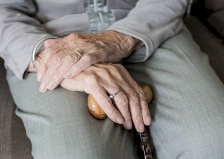 Perda de 15% da força muscular já ameaça mobilidade na velhice, diz estudo