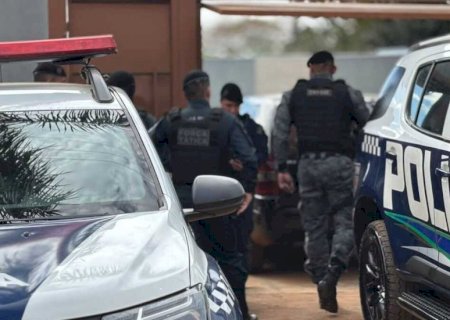 Andarilho invade chácara, amarra menino de 12 anos em árvore e foge para mata