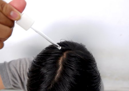 Anvisa proíbe xampu, tônico de crescimento capilar, parafina bronzeadora e mais cosméticos sem registro