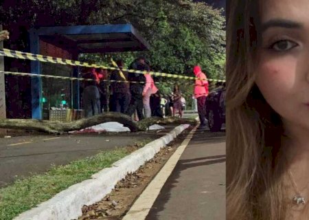 Jovem de 23 anos morre após ser atingida por galho enquanto andava de patinete