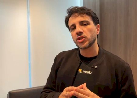 Renan Santos detalha confirmação de filiação de Flávio Bolsonaro