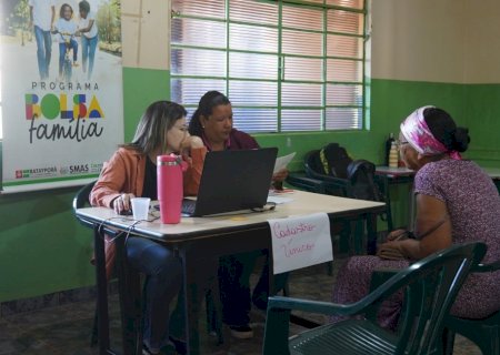 Ônibus Lilás leva serviços e orientação às moradoras dos assentamentos de Batayporã