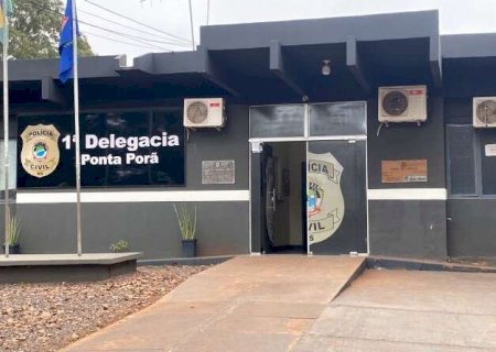 Quadrilha armada em caminhonete atira e rouba comboio com carga do Paraguai