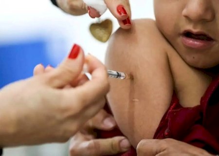 Multivacinação 2026 mobiliza municípios para atualizar caderneta de crianças e adolescentes