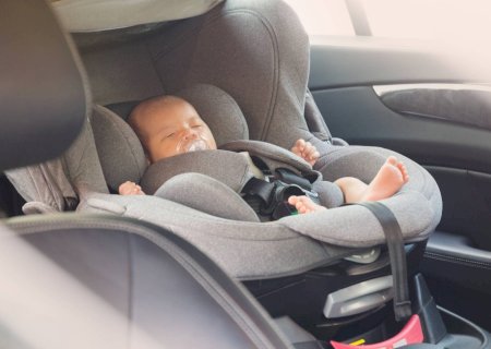 A síndrome que pode levar pais a esquecer crianças no carro