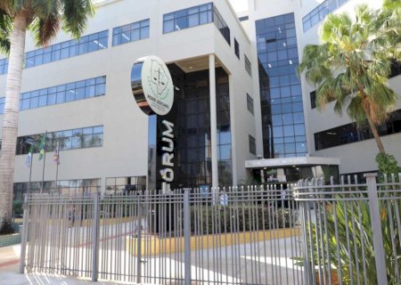 Justiça determina que homem indenize idoso agredido após discussão no trânsito