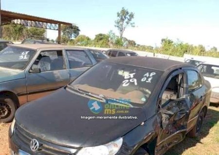Carro comprado em leilão do Detran herda dívida de R$ 122 mil
