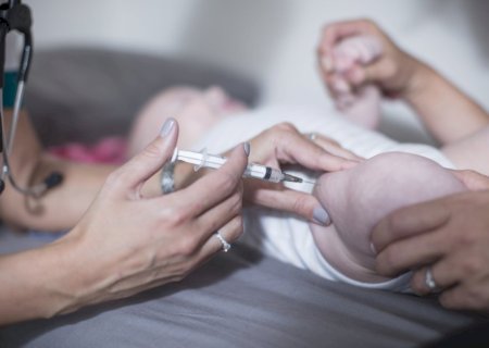 Avanço do tipo B da meningite no Brasil reacende debate sobre inclusão da vacina no SUS