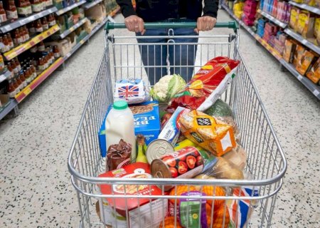 É possível comer ultraprocessados e se manter saudável? O que nutricionista diz sobre meu carrinho de compras