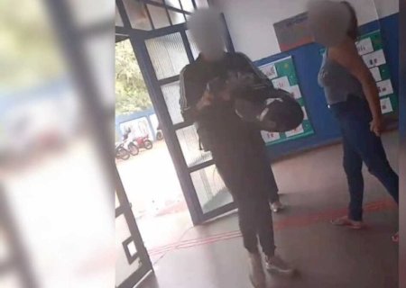Mãe denuncia professor por mostrar pornografia a alunos em escola municipal