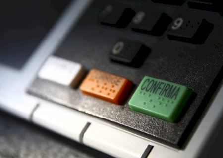 ‘É de direita ou esquerda?’: buscas sobre espectro político de candidatos disparam; especialistas analisam impacto