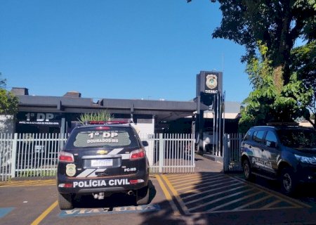 Após ameaçar homem de 64 anos, suspeito é preso com simulacro e maconha
