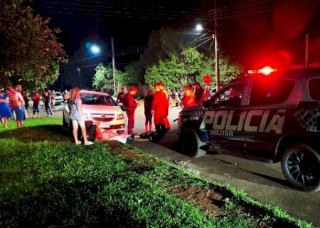 Homem é executado por dupla em moto enquanto comprava cerveja