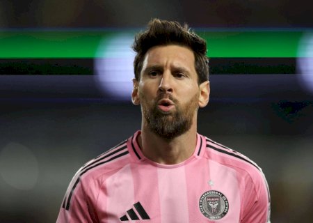 Messi desembarca na Argentina para despedida da seleção