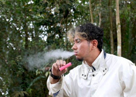 Cigarro e juventude: estamos repetindo os erros do passado | Crônicas de Peso
