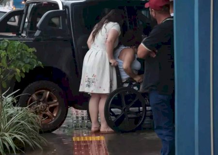 'Vou ser enterrada com ele', diz mãe de adolescente morto em acidente de moto com ônibus
