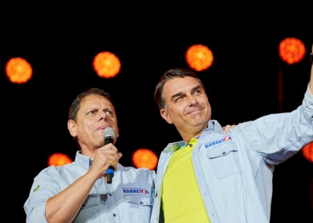 Flávio diz que, se eleito, usará ‘capital político’ do início do governo para tentar acabar com reeleição