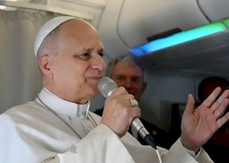 Papa é hospitalizado para retirar nódulo do pulmão