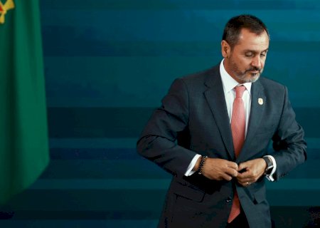 Flávio Bolsonaro abre denúncia contra diretor da PF por divulgar investigação contra a direita sem provas