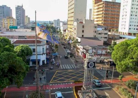 Idoso é atingido por golpes de facão durante tentativa de furto em comércio