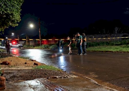 Investigação de morte de jovem perseguido a tiros leva a duas prisões