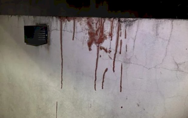 Frentista é baleado por dupla de capacete e foge pulando muros