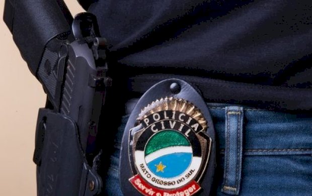 Padrasto é levado à delegacia suspeito de mostrar partes íntimas para enteado de 12 anos